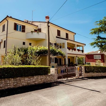 רוביני Apartmani Darko מראה חיצוני תמונה