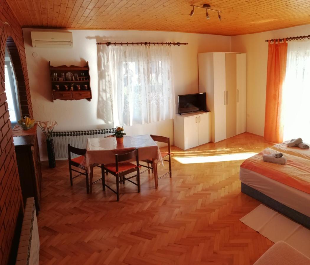 רוביני Apartmani Darko מראה חיצוני תמונה