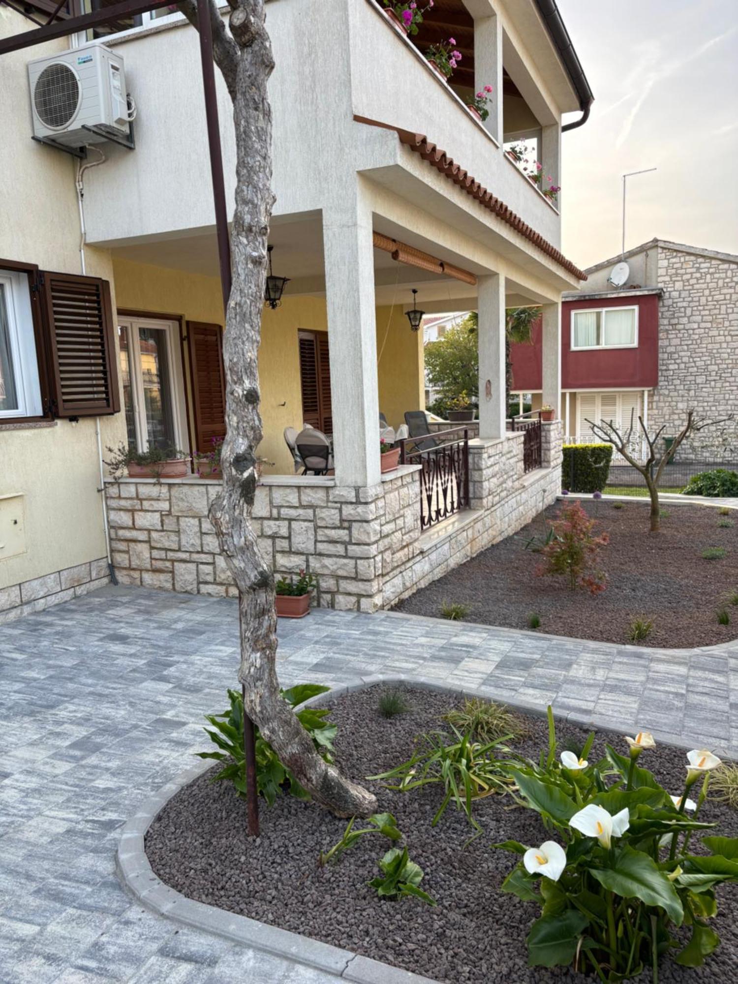 רוביני Apartmani Darko מראה חיצוני תמונה